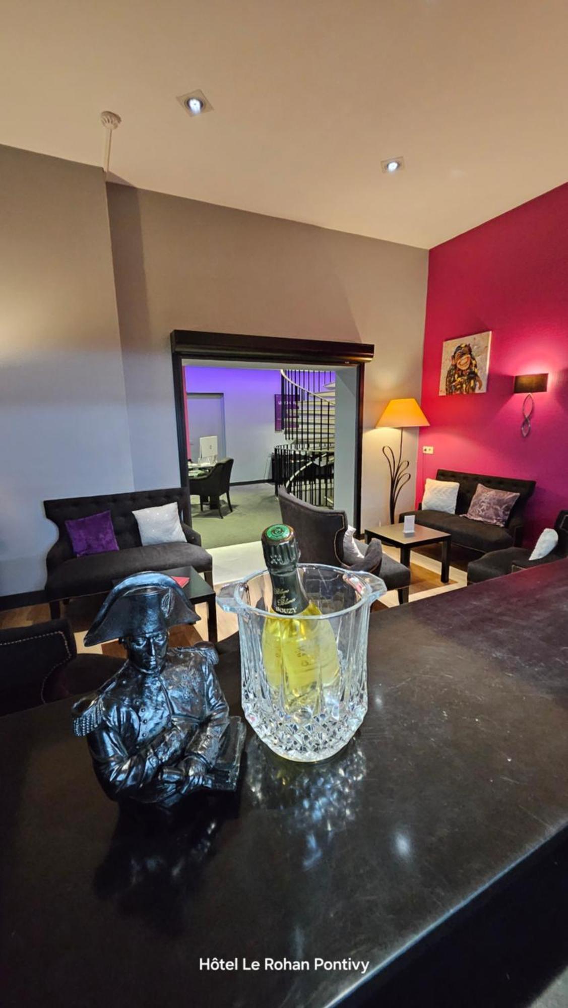 Hotel Le Rohan Charme Et Caractere Pontivy Exterior photo